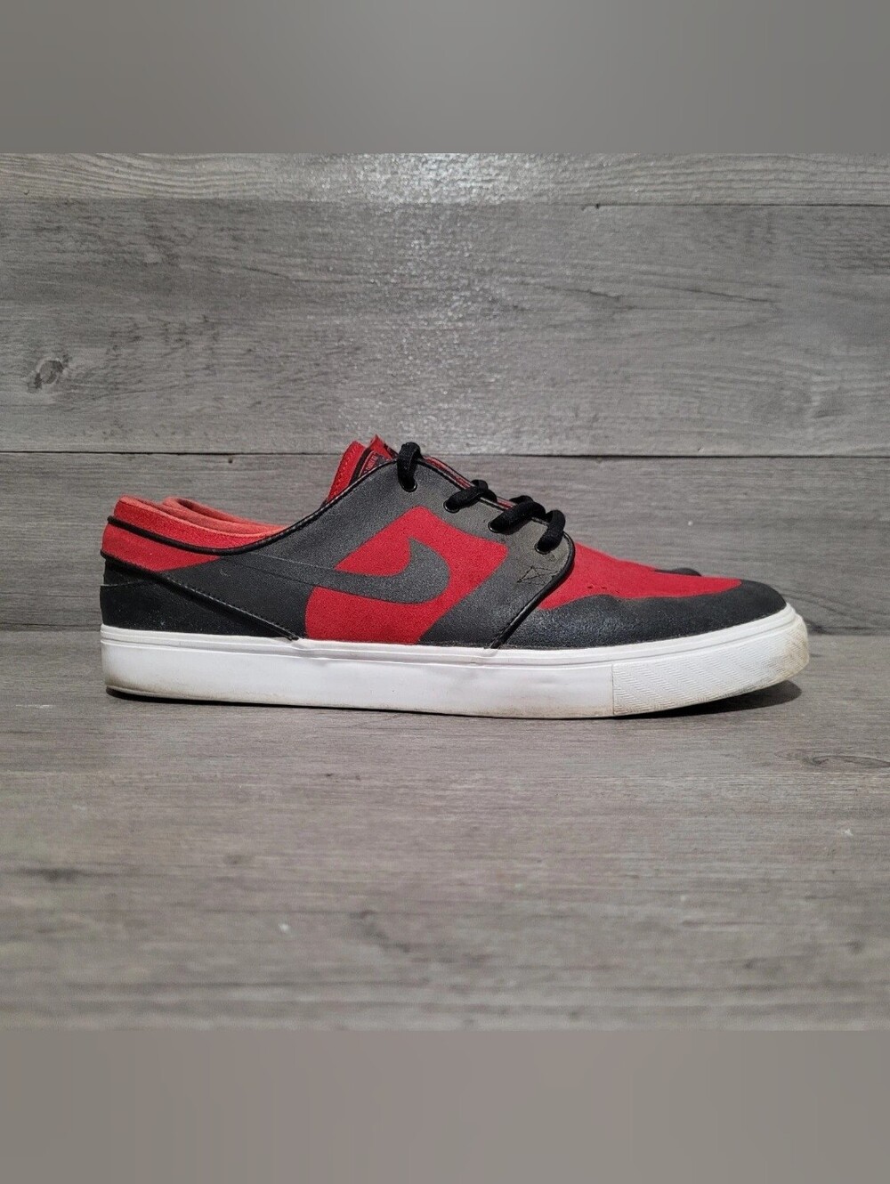 Nike SB Stefan Janoski Coating Bred 1 Low Mens Size 11 Red 877062-600